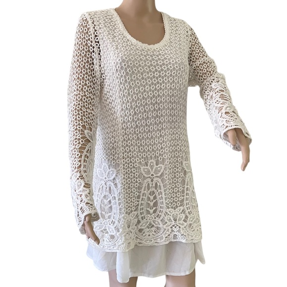 Monoreno    White Cotton Crocheted Overlay Dress    Size Medium - Picture 6 of 11